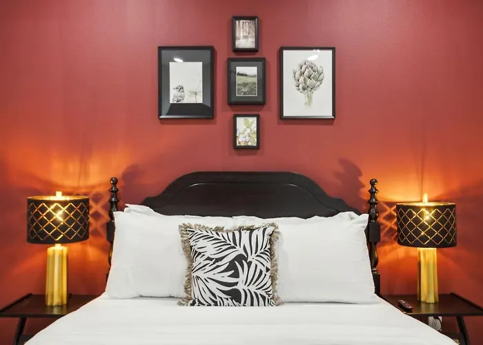 The Larimar 2bd Townhouse 7st Walkable * Fort Worth