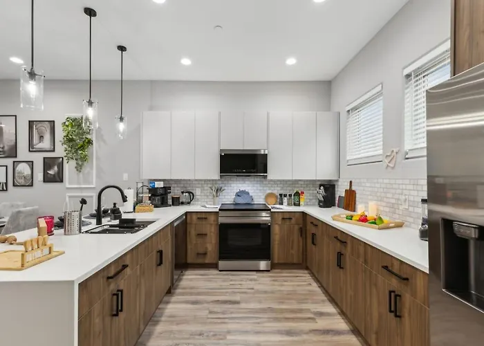 The Larimar 2bd Townhouse 7st Walkable