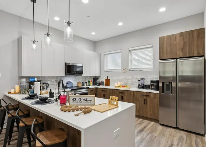 The Larimar 2bd Townhouse 7st Walkable Fort Worth