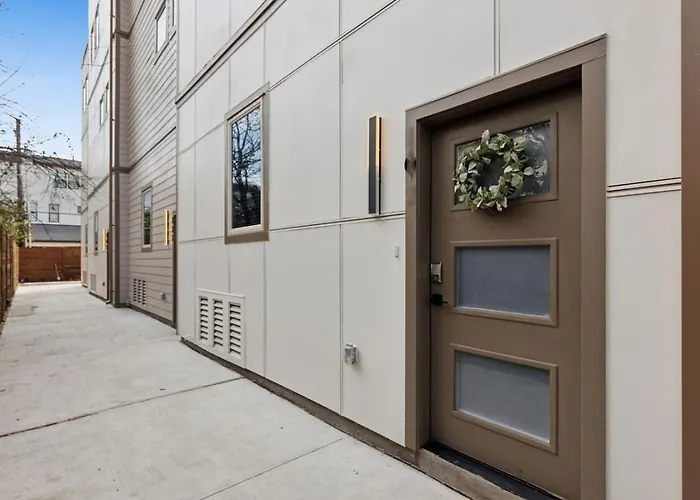 The Larimar 2bd Townhouse 7st Walkable Fort Worth